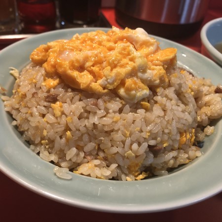 世界で３番目に美味しい「珉亭（みんてい）」で卵たっぷりたまごチャーハンを頂く　追加注文の餃子も特大サイズで食べ応え満点